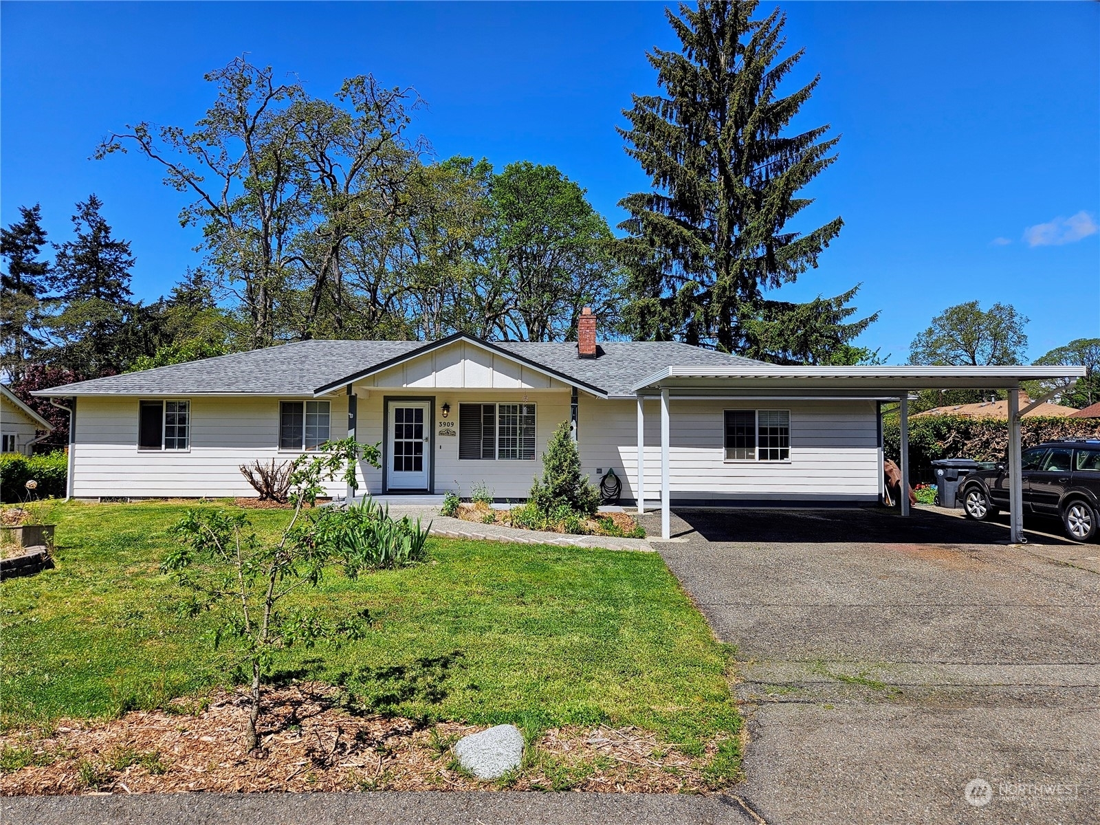 Property Photo:  3909 Saint Francis Street SW  WA 98499 