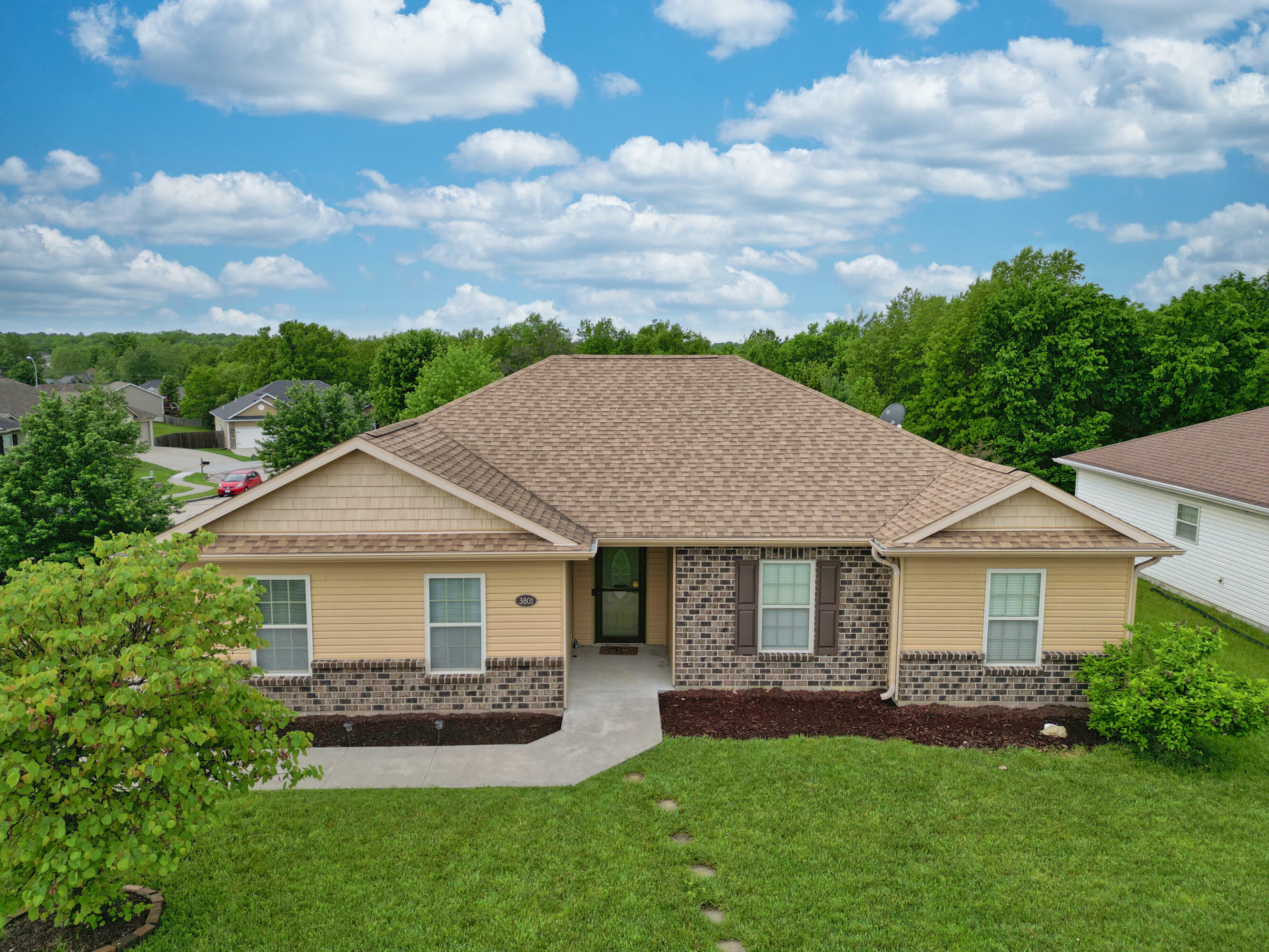 3801 Clydesdale Dr  Columbia MO 65202 photo