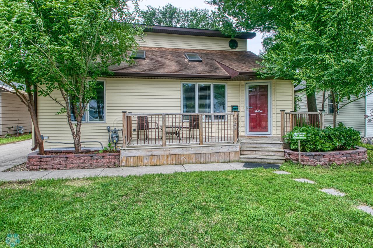 Property Photo: 1526 11 Avenue S ND 58103