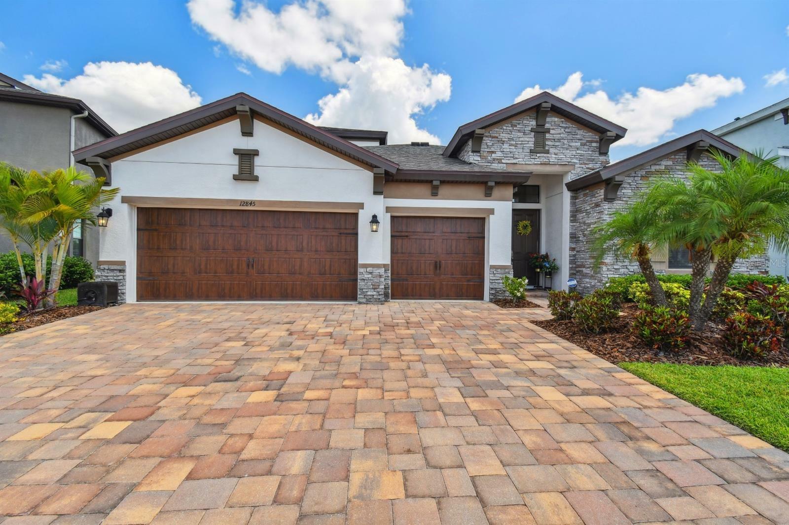 Property Photo:  12845 Satin Lily Drive  FL 33579 