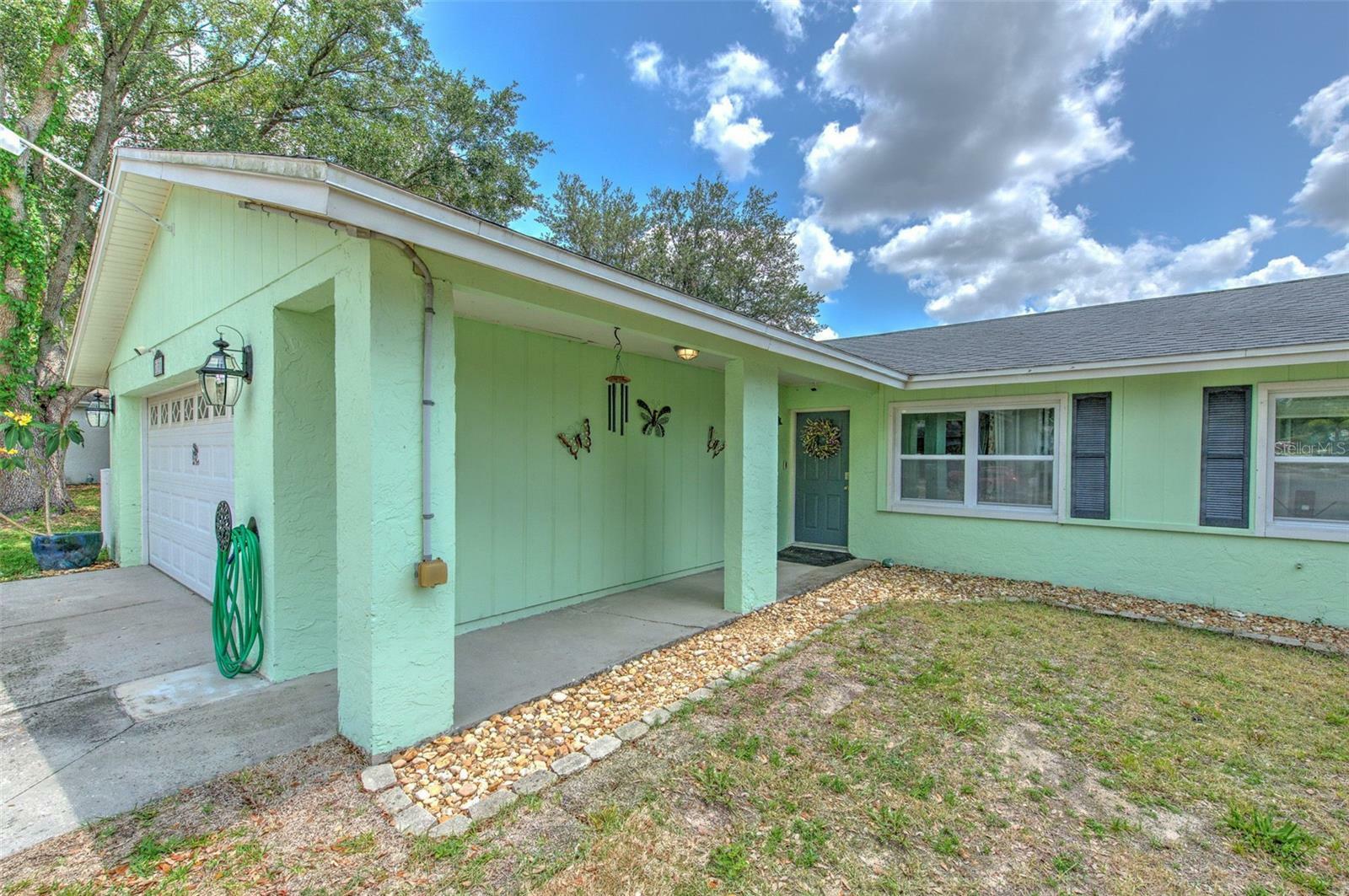 Property Photo: 731 Climate Drive FL 33511