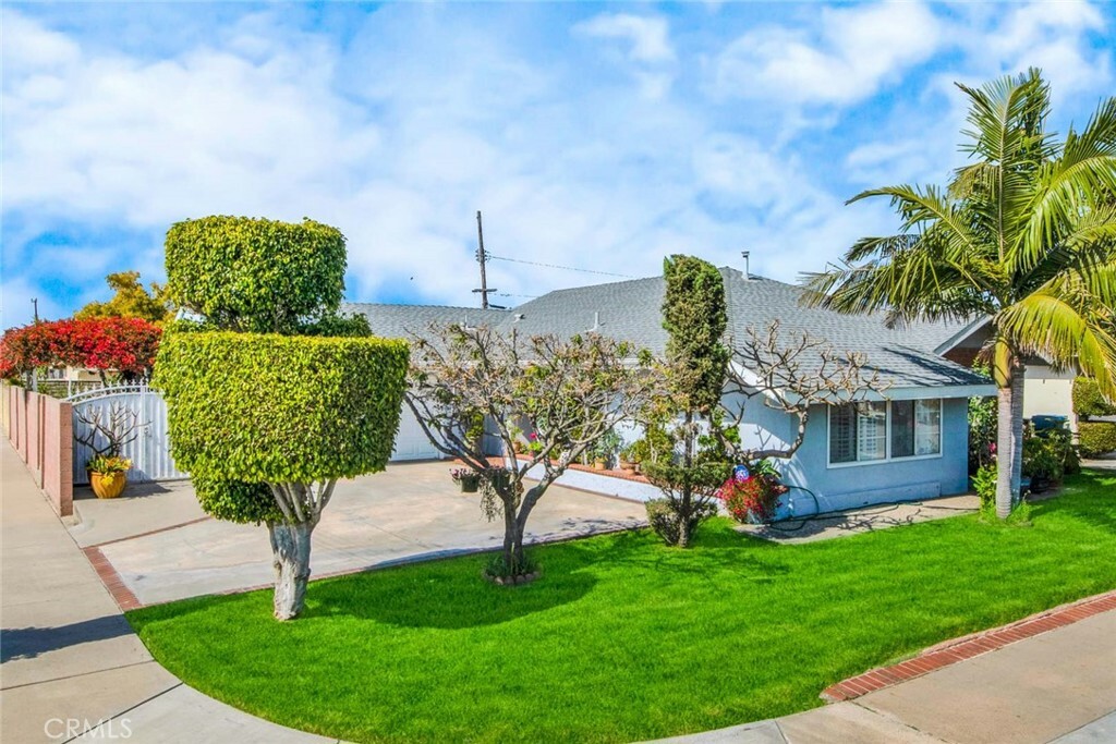 Property Photo:  9251 Parliament Avenue  CA 92683 