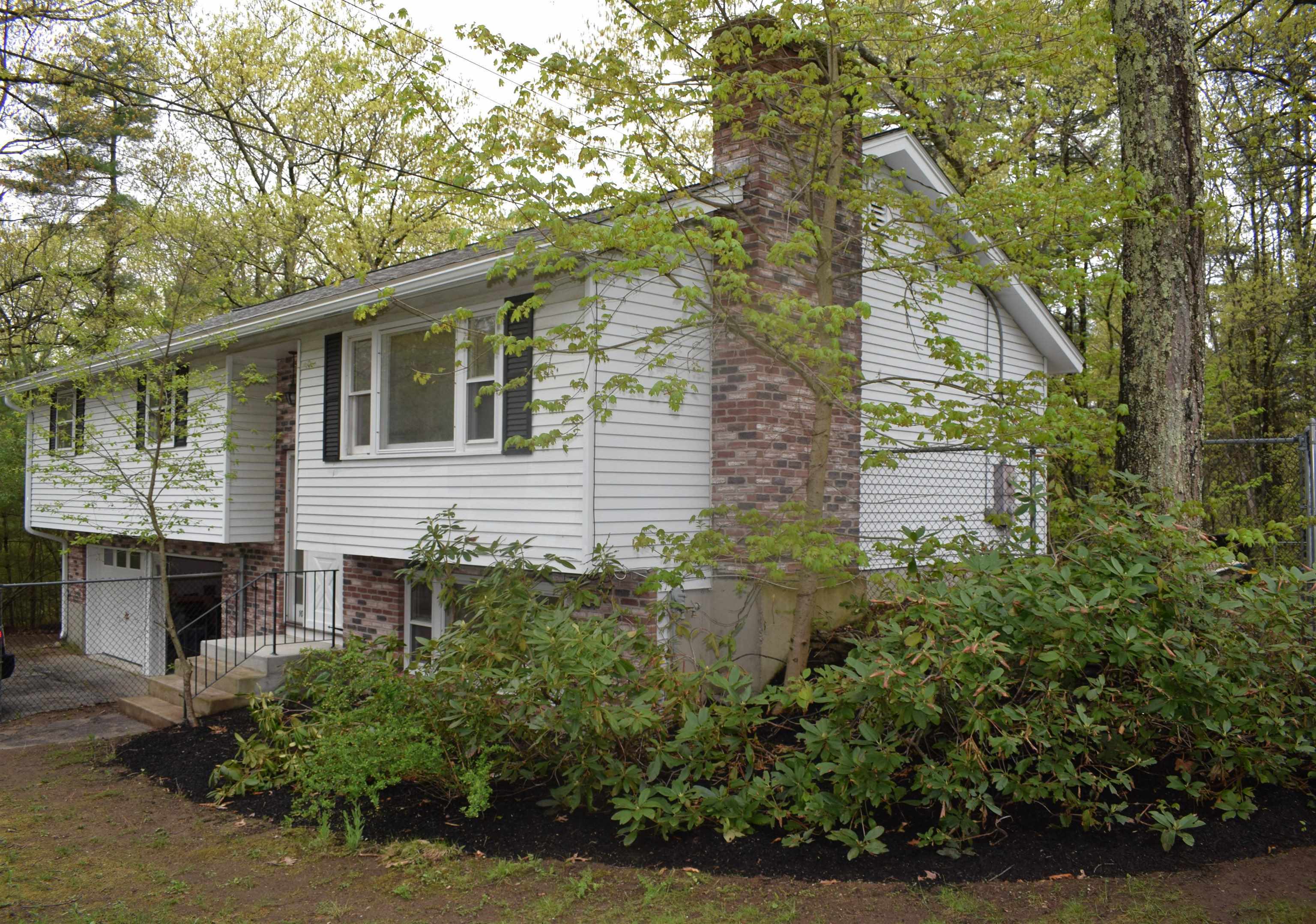 Property Photo:  10 Easthill Drive  NH 03051 