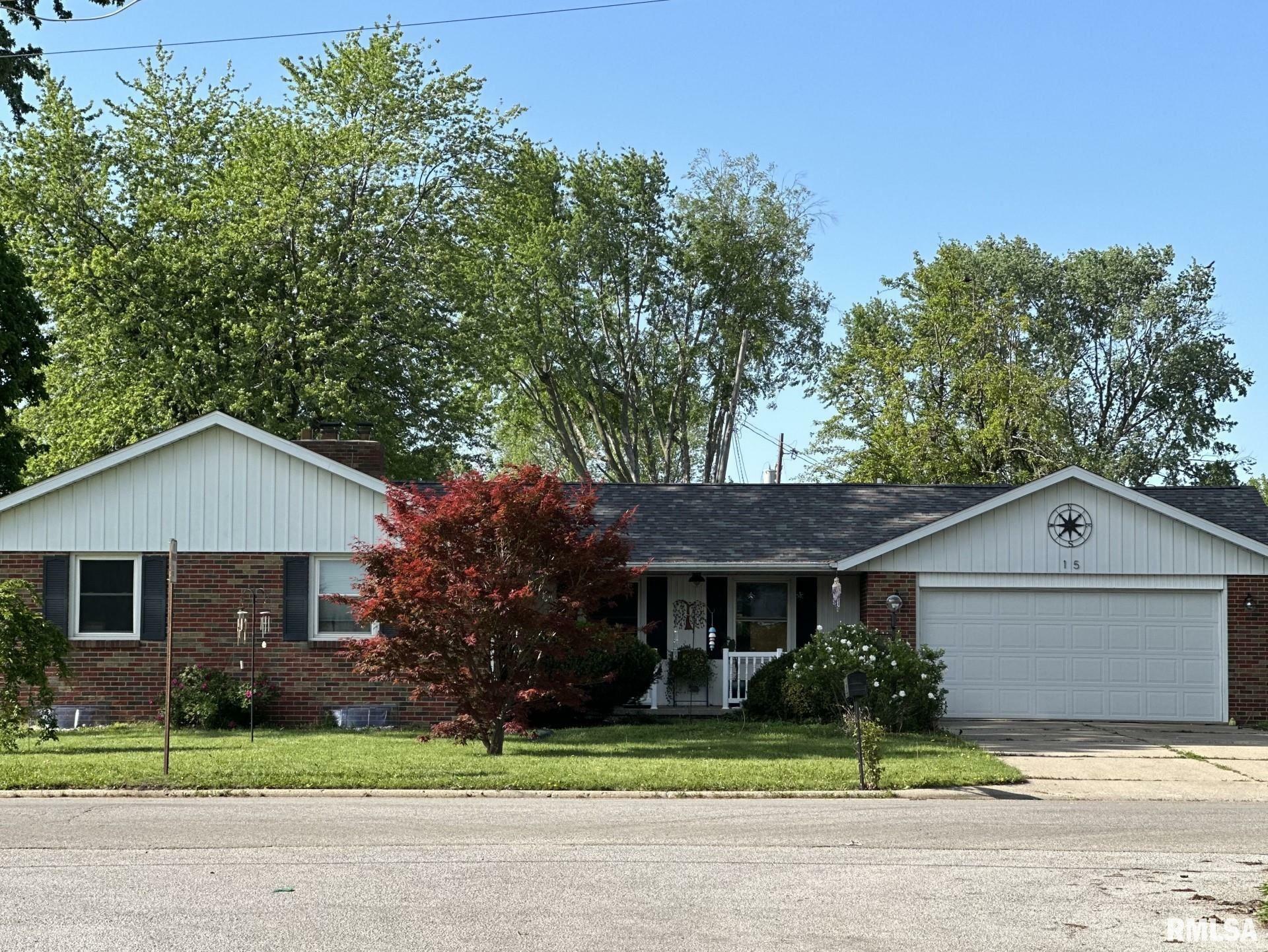 Property Photo:  15 Lincoln Road  IL 61520 