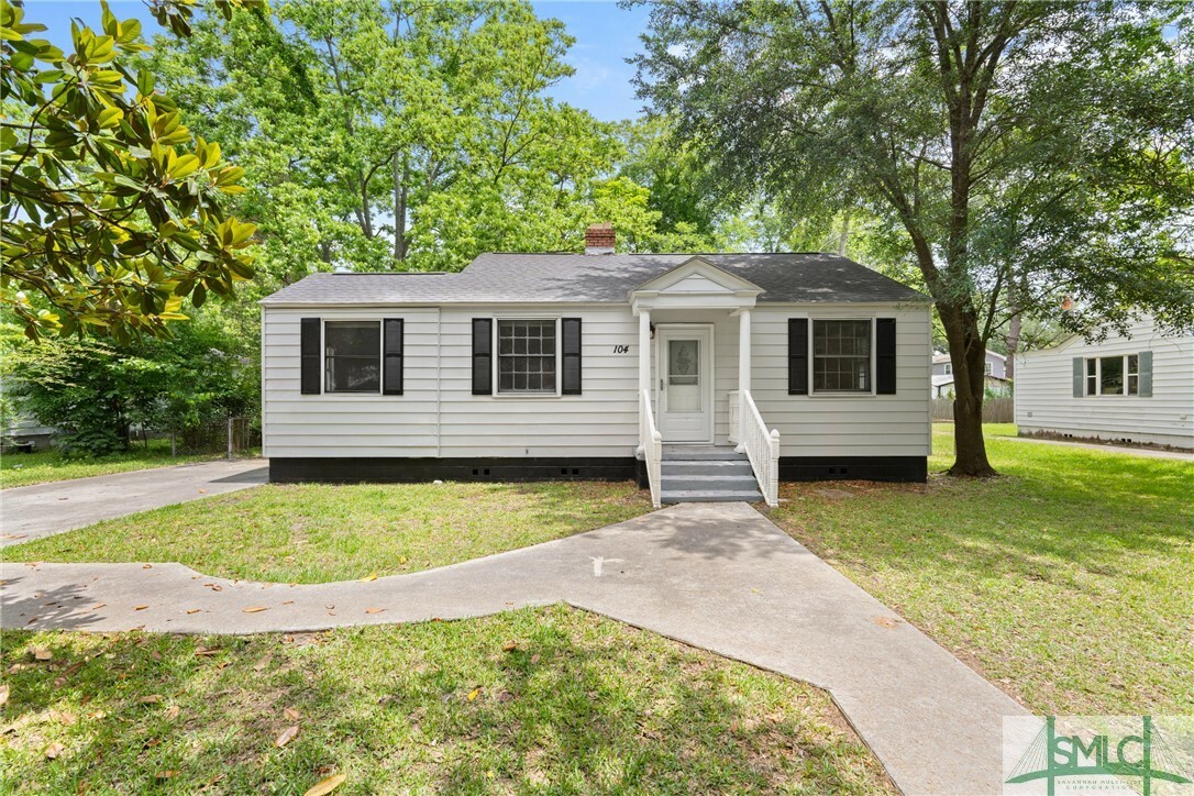 Property Photo:  104 Evora Street  GA 31407 