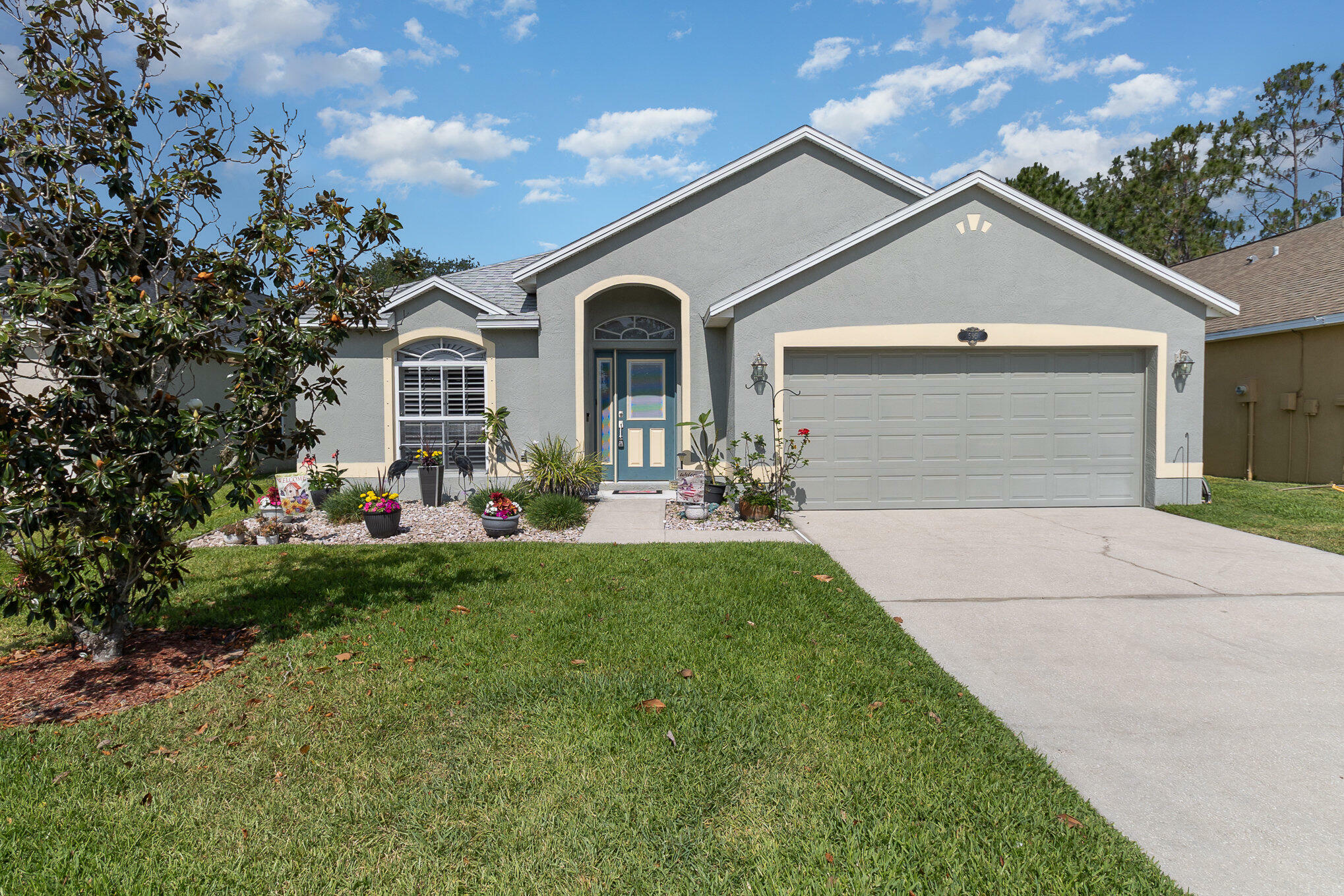 Property Photo:  595 Sedgewood Circle  FL 32904 