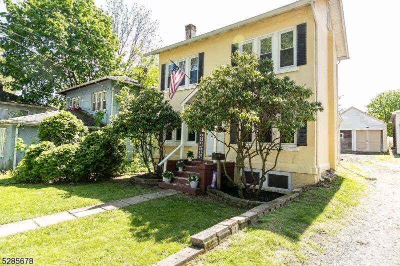 Property Photo:  908 Hillside Rd  NJ 08865 