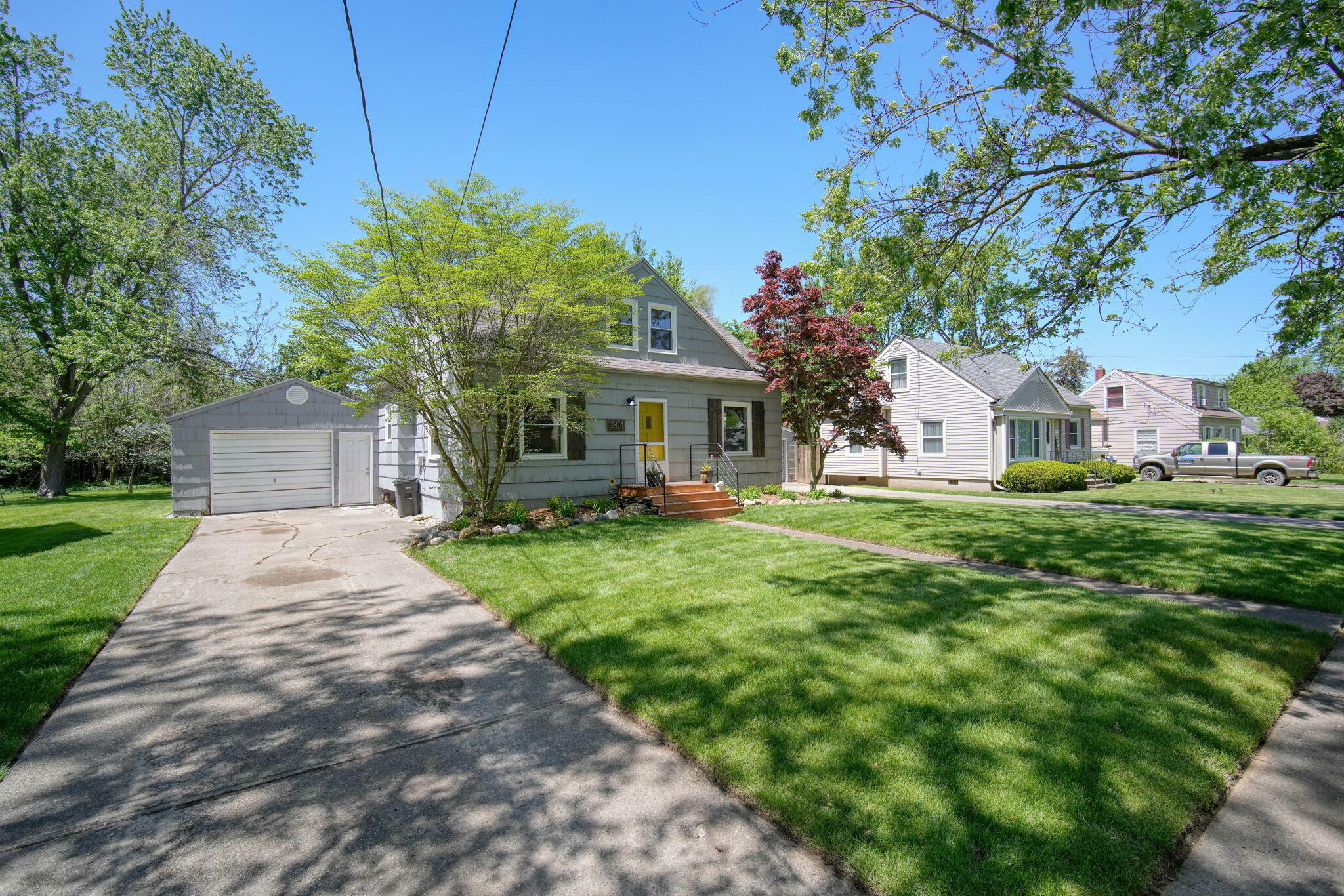 Property Photo:  2414 Midday Street  MI 49203 