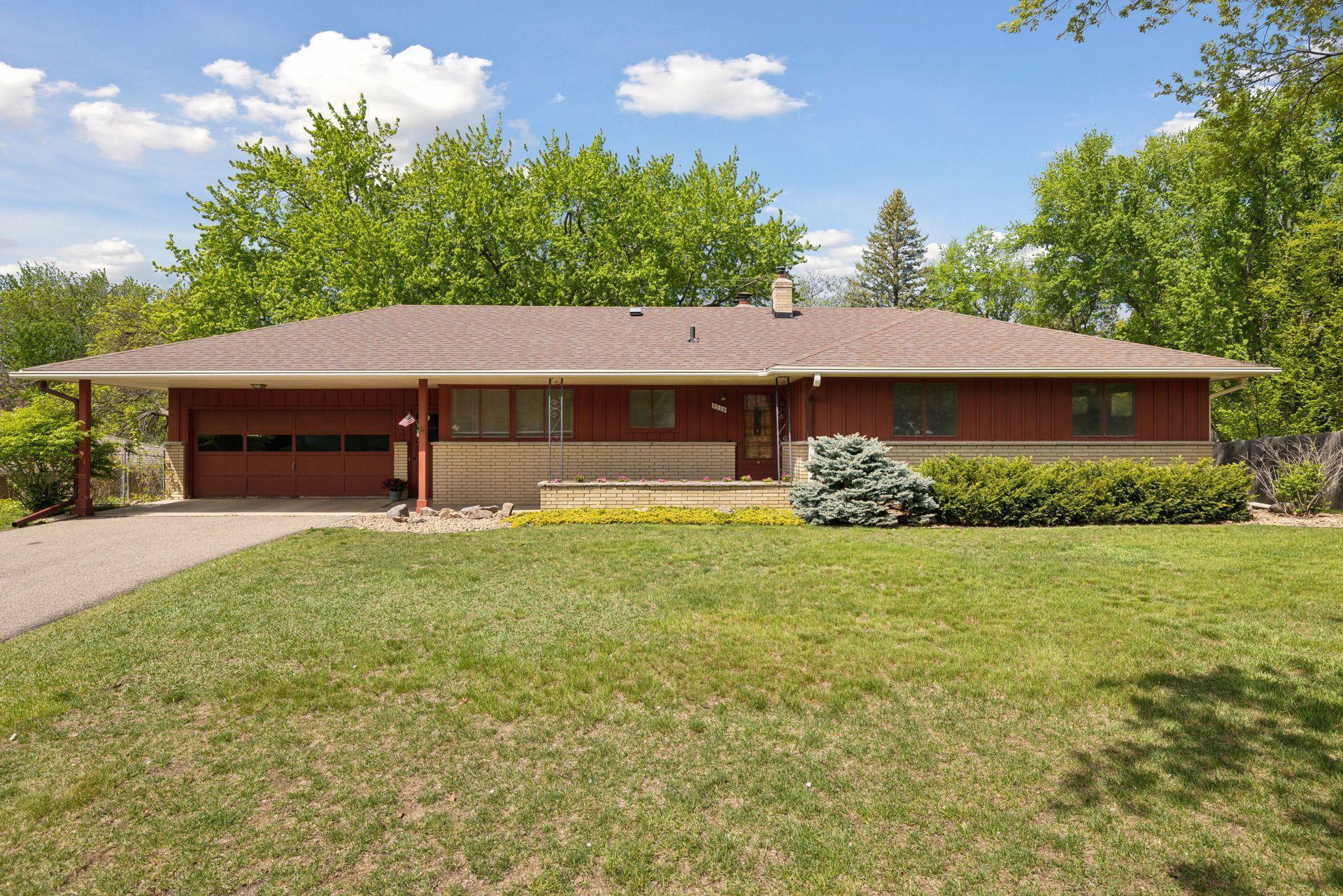 Property Photo:  5520 Holiday Road  MN 55345 