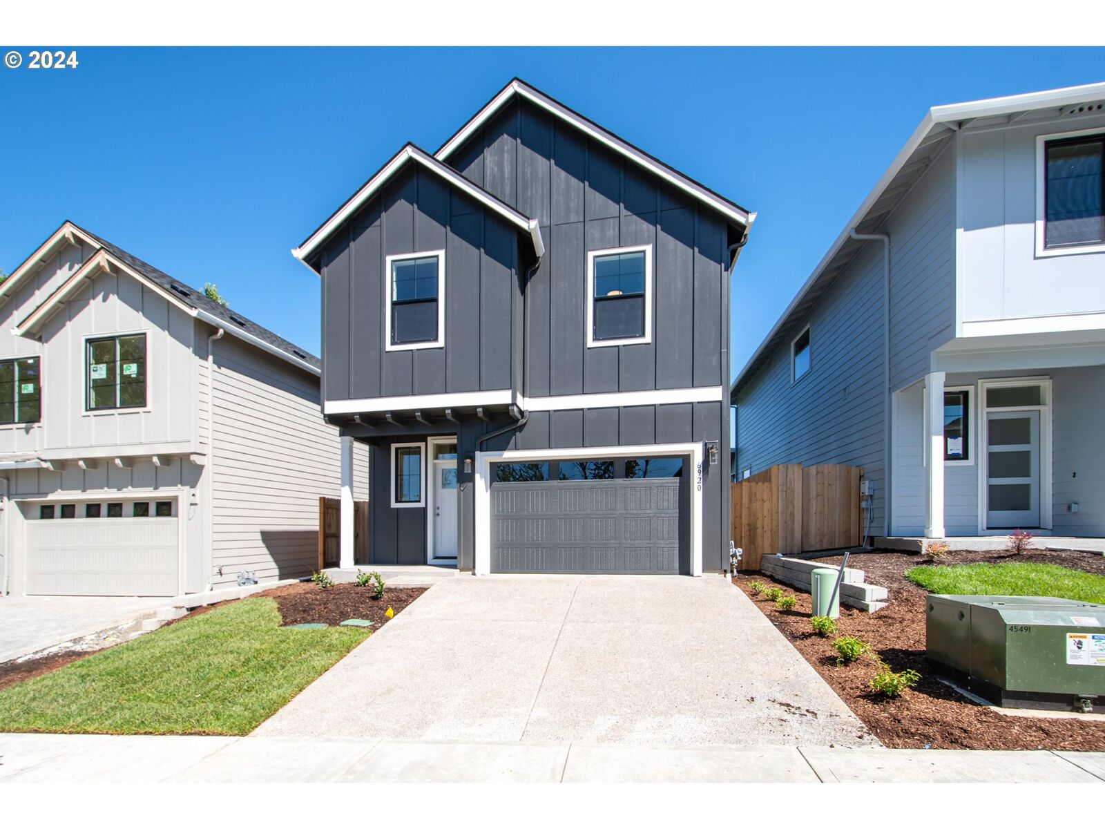 Property Photo: 6920 N Madison Cir WA 98642