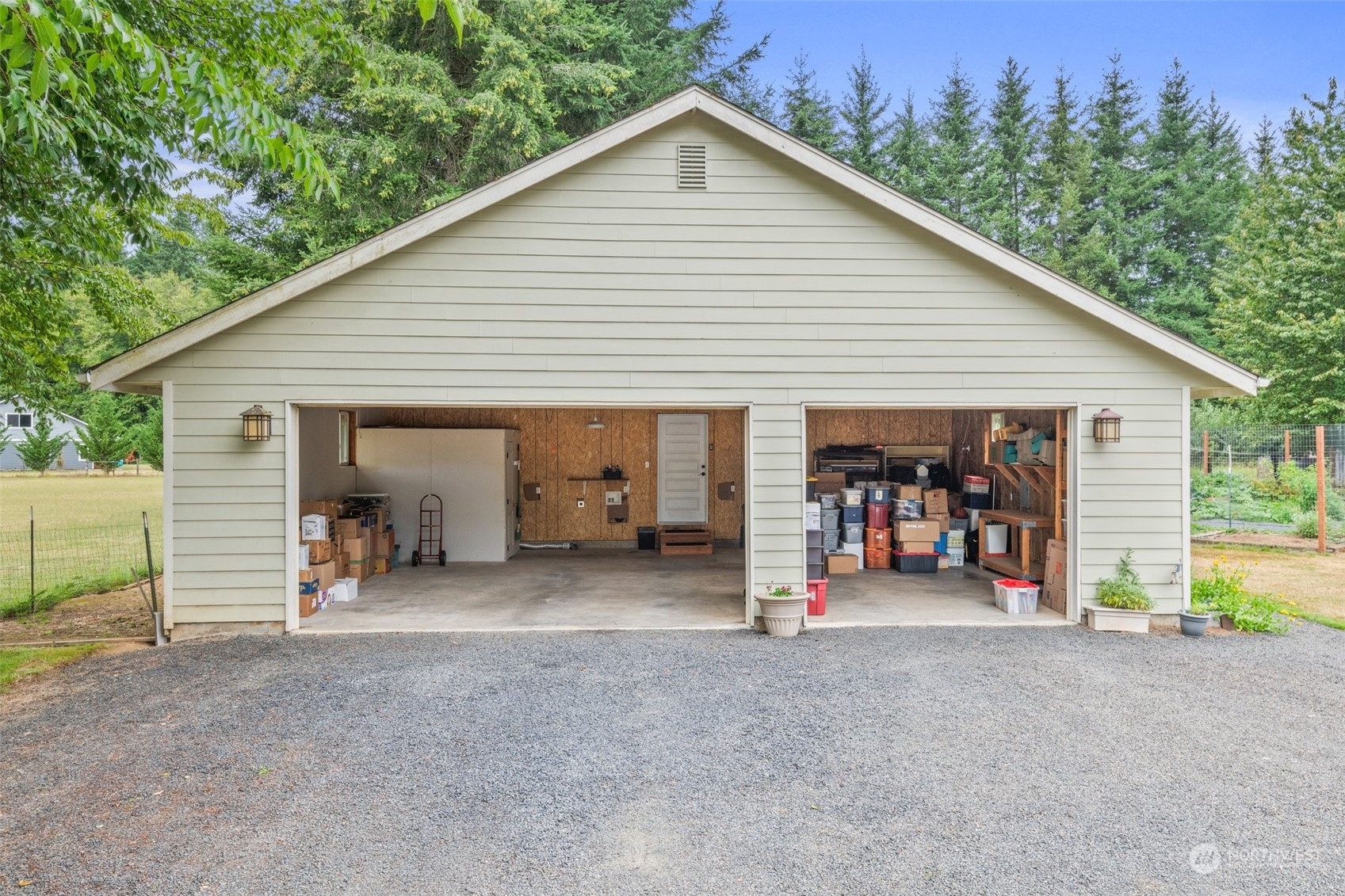 Property Photo:  115 Strawberry Lane  WA 98533 