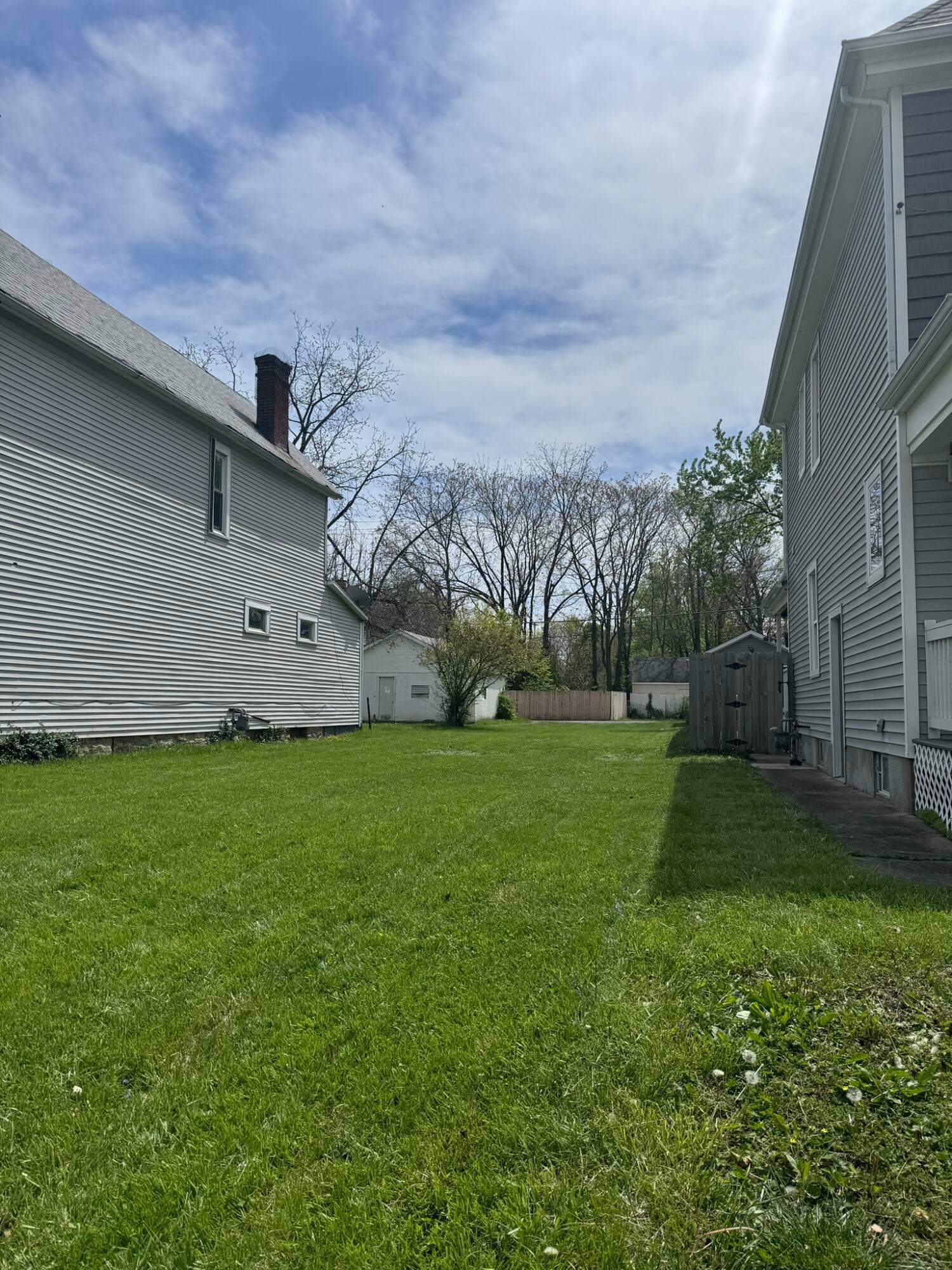 Property Photo:  879 E Livingston Avenue  OH 43206 