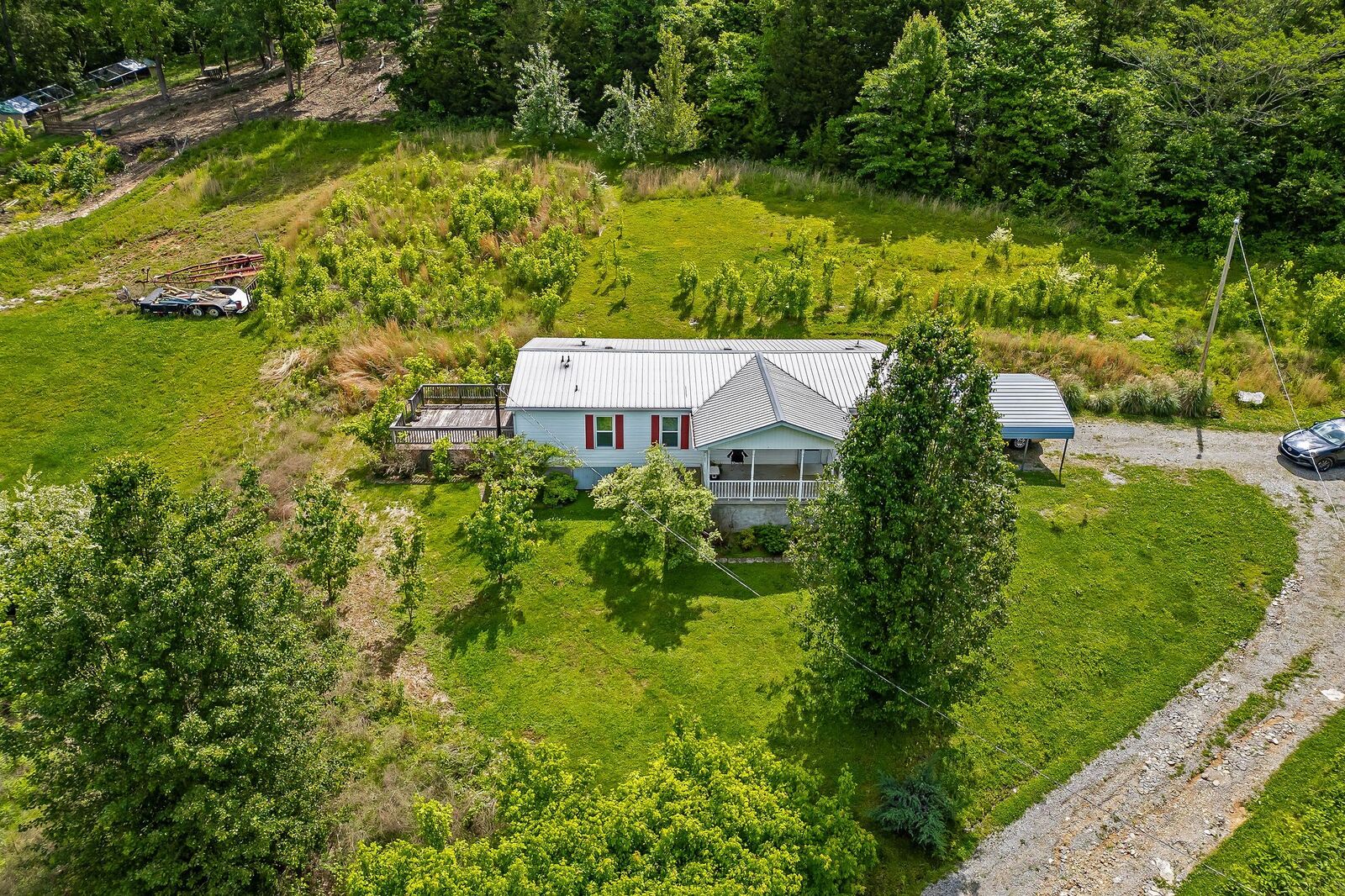 Property Photo: 707 Dry Creek Rd TN 37059