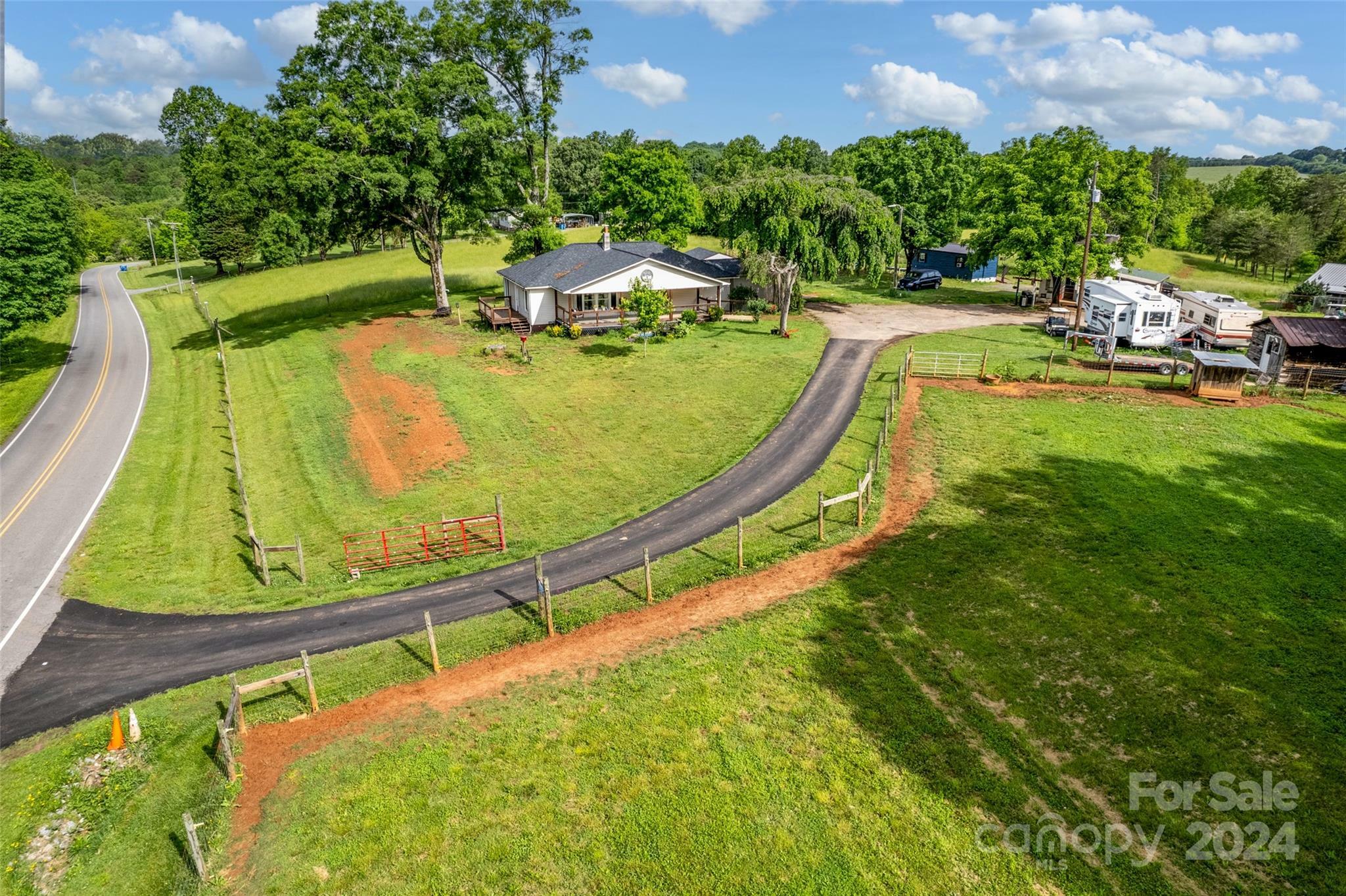 Property Photo:  3006 Jack Whitener Road  NC 28658 