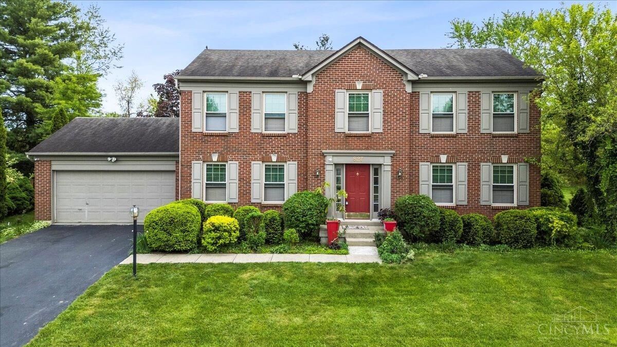Property Photo: 827 Wingate Drive OH 45245