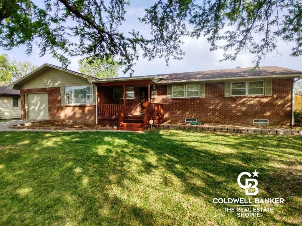 Property Photo:  1627 N Roosevelt Avenue  KS 67901 