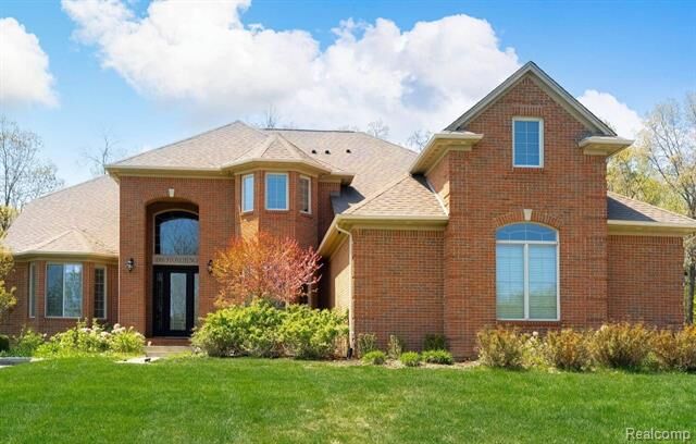 Property Photo: 4906 Stonehenge Drive MI 48306