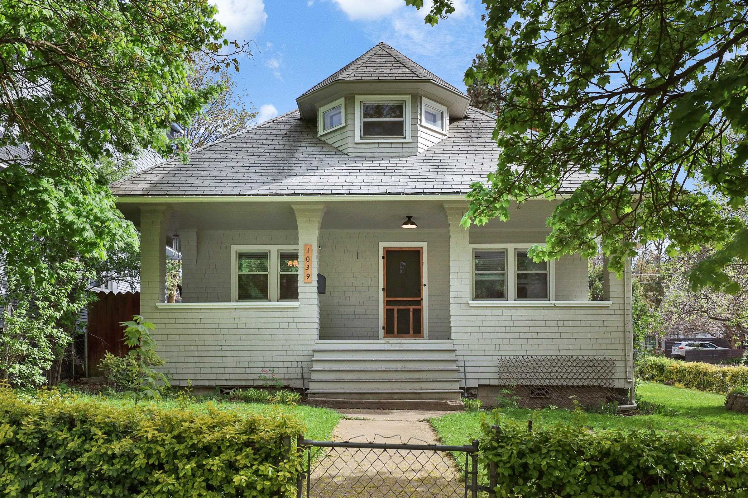 Property Photo:  1039 W 10th Ave  WA 99204 