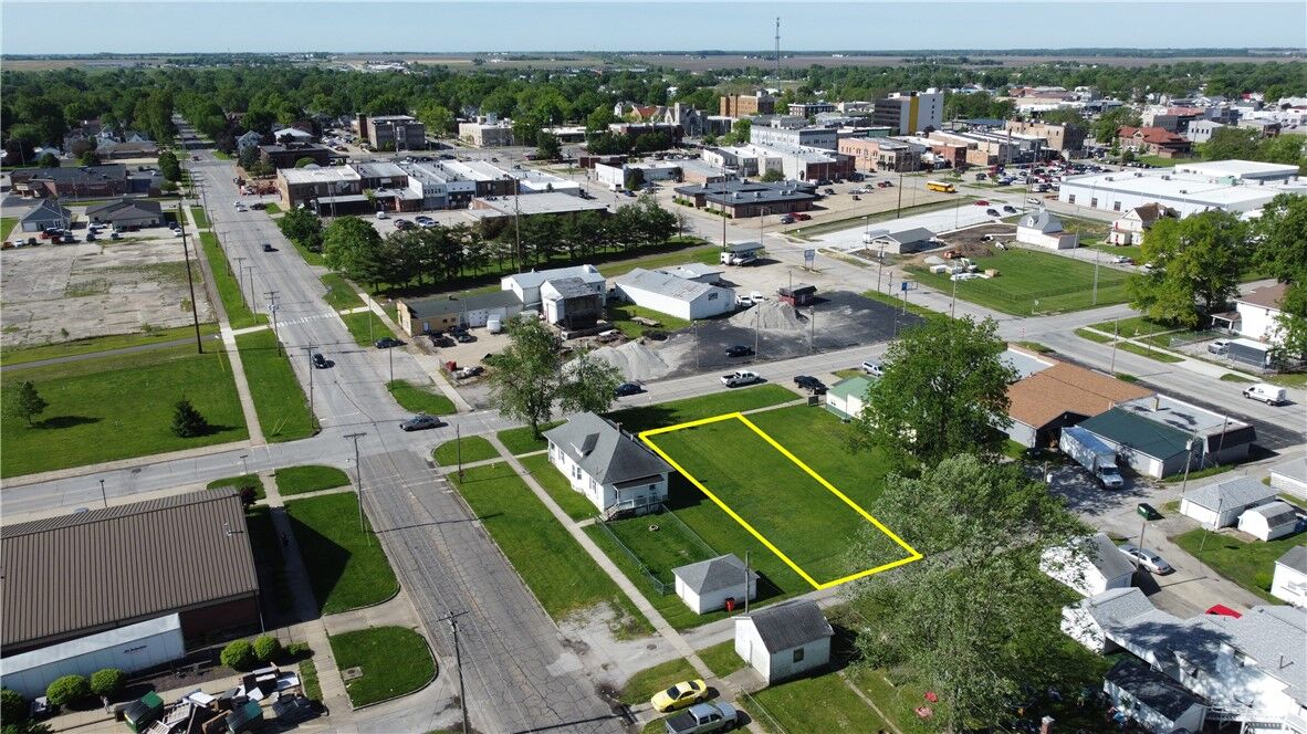 Property Photo:  1404 Richmond Avenue  IL 61938 
