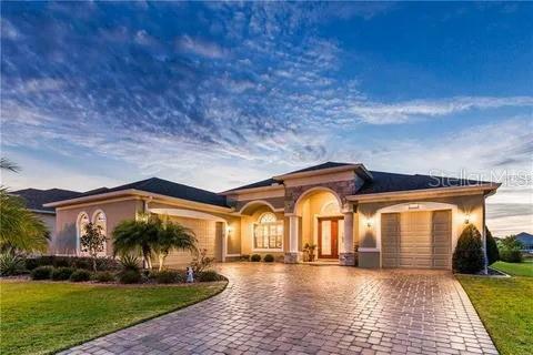 Property Photo: 8339 Bridgeport Bay Circle FL 32757