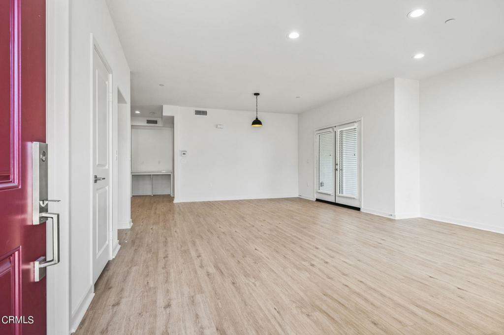 Property Photo:  305 North F St 102  CA 93030 