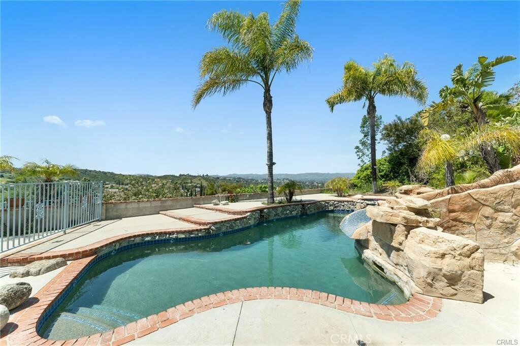 Property Photo:  4525 Tenango Drive  CA 91364 