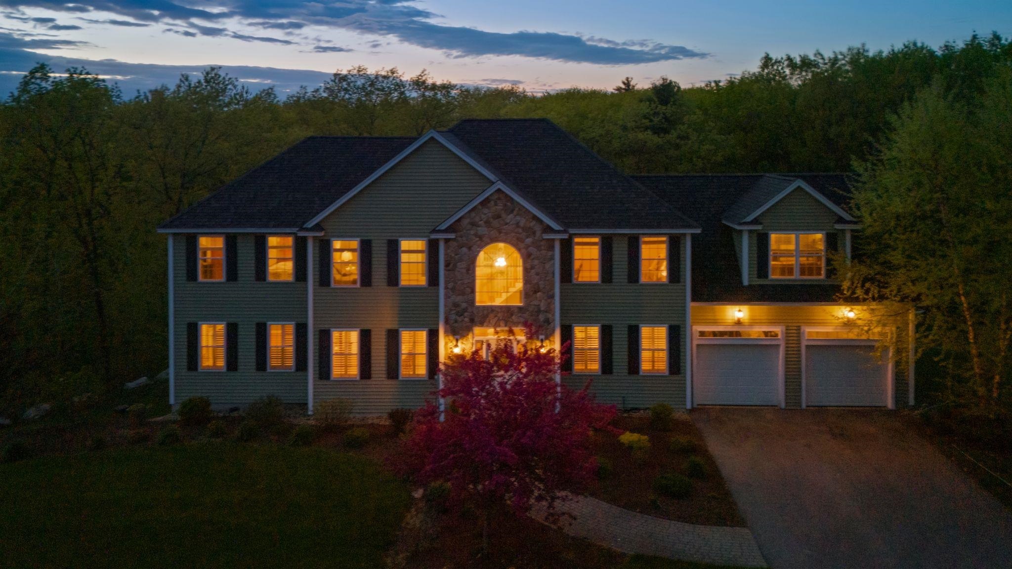 Property Photo:  62 Ryan Farm Road  NH 03087 