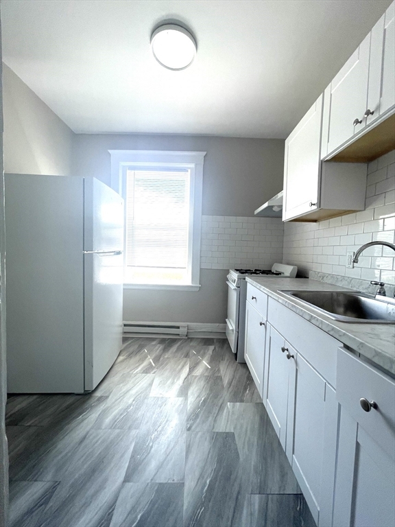 Property Photo: 15 Huss Ct 307 MA 01905