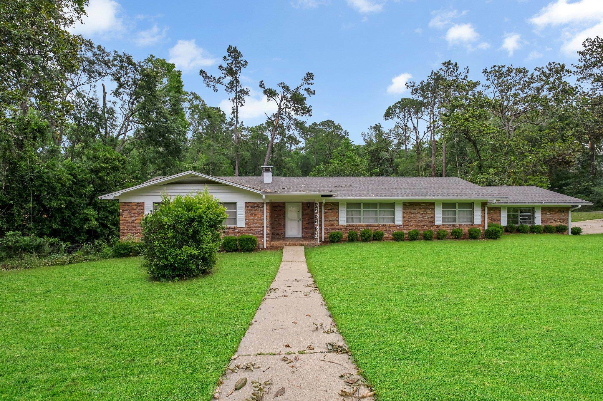 Property Photo:  938 Carlton Drive  FL 32301 