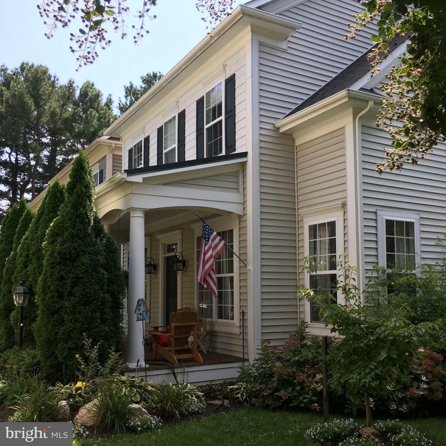 Property Photo: 514 Gentlewood Square VA 20132