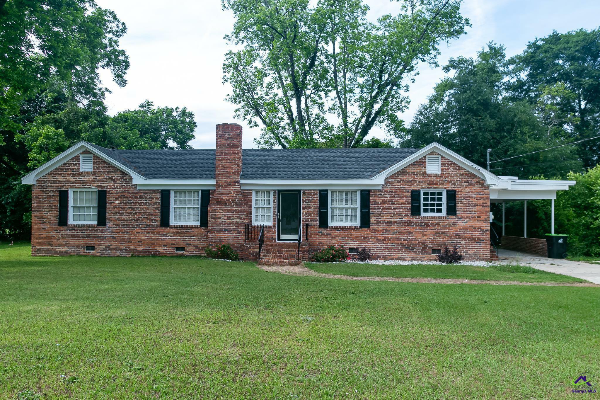 Property Photo:  112 Walnut Street  GA 31063 