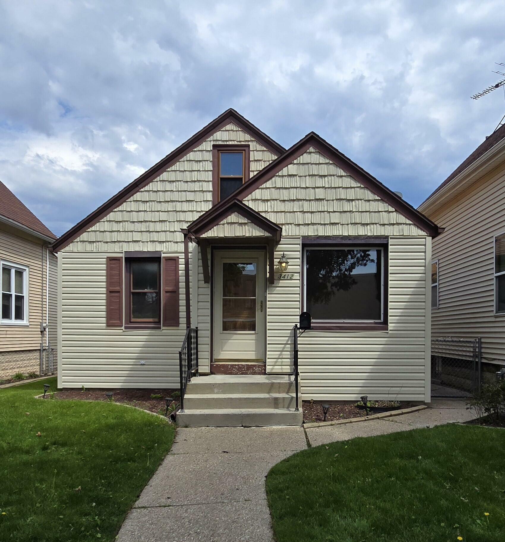 Property Photo: 3412 E Cudahy Ave WI 53110
