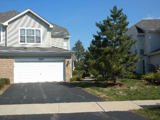 Property Photo:  1819 Golden Gate Lane 1819  IL 60563 