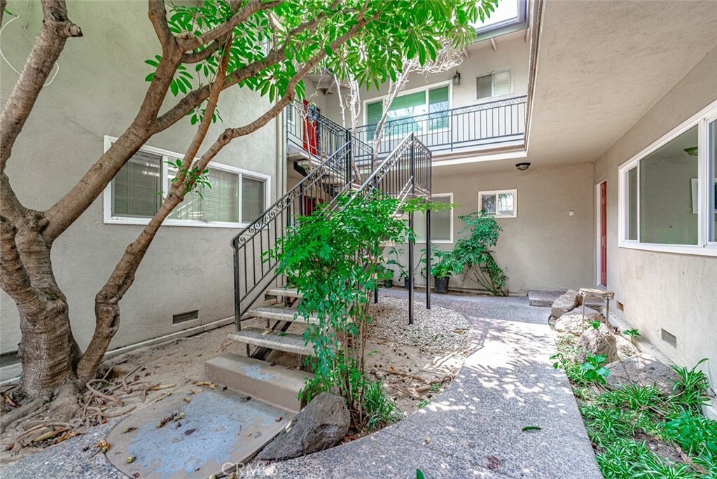 Property Photo:  2102 La Canada Crest Drive B  CA 91011 