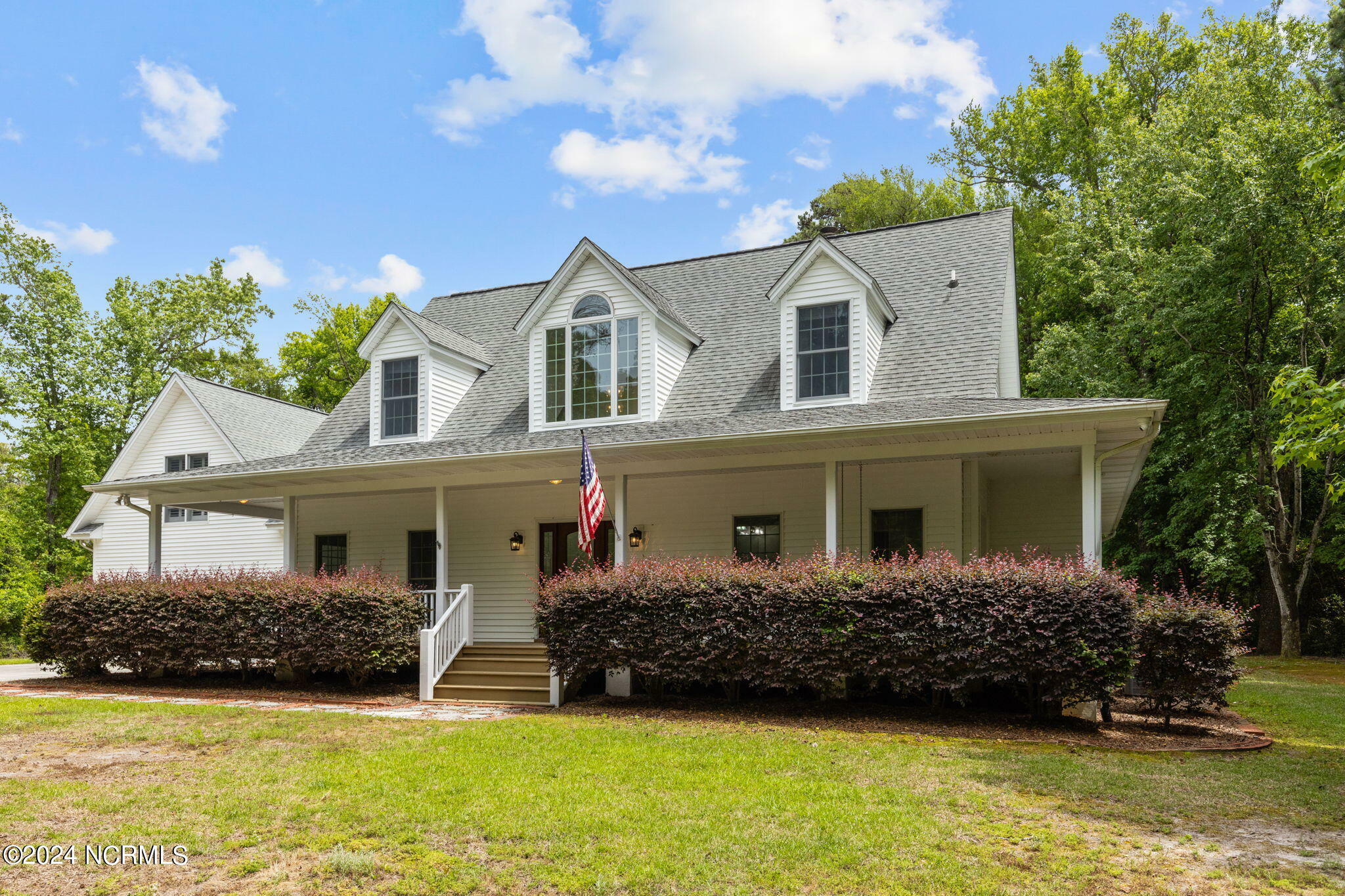 Property Photo:  114 Brandywine Boulevard  NC 28557 