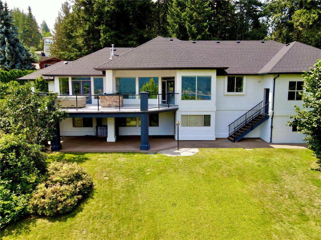 Photo de la propriété:  2892 Juniper Crescent  BC V0E 1H1 