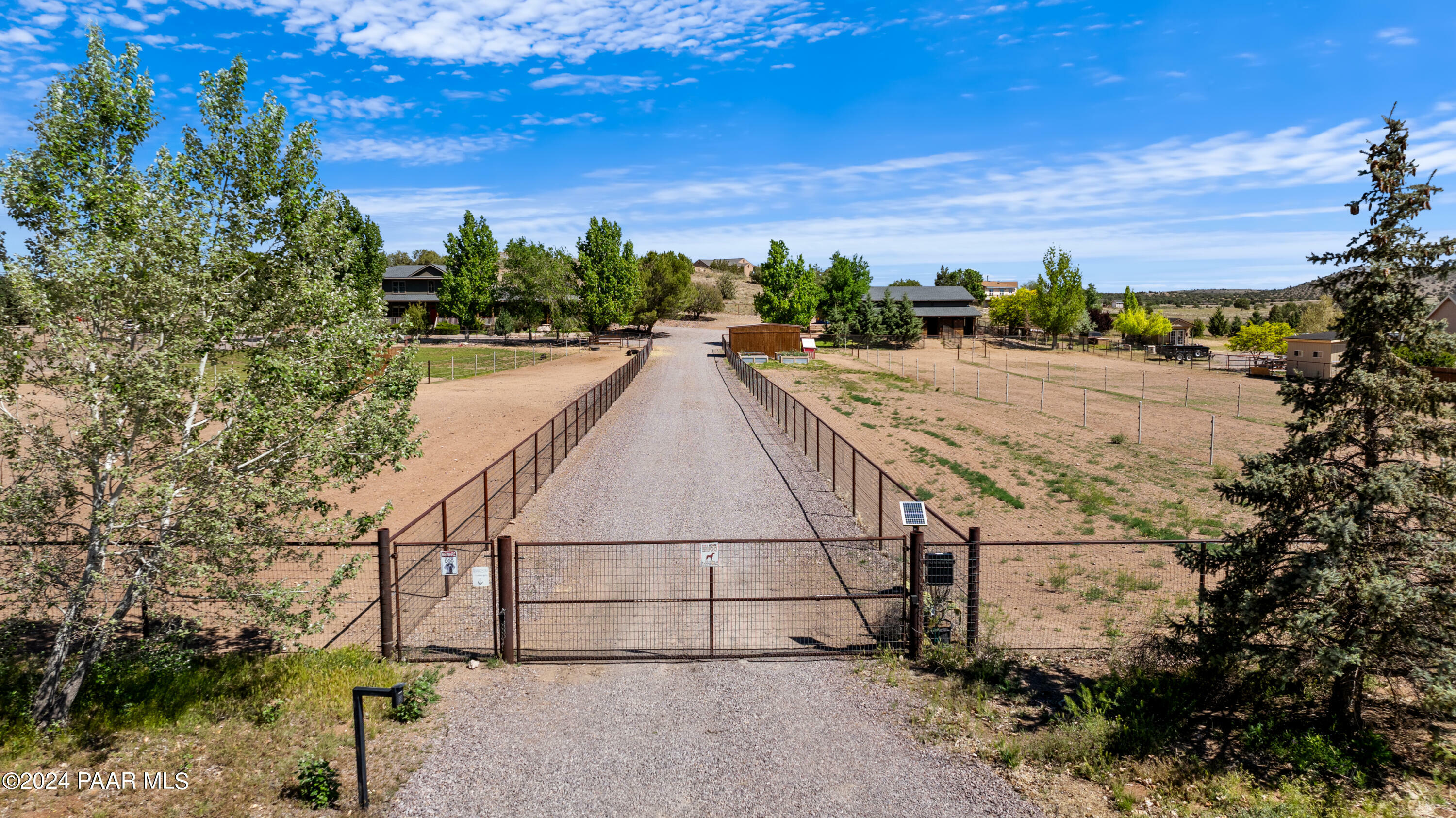 Property Photo:  890 E Latigo Court  AZ 86334 