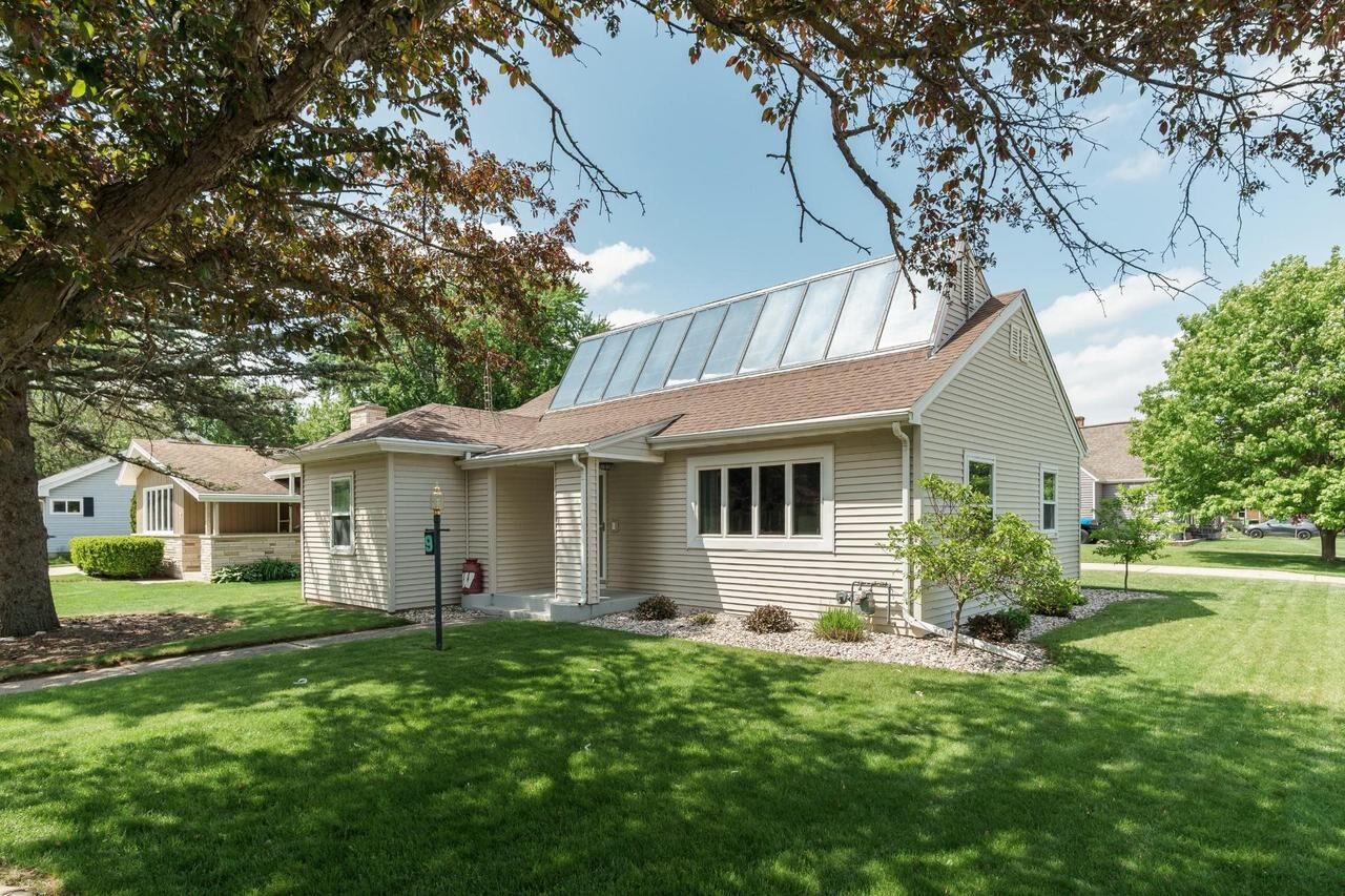 Property Photo:  9 Chapman Place  WI 53963 
