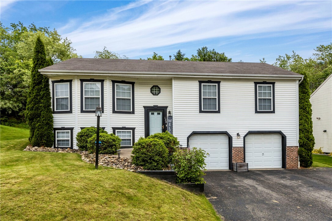 Property Photo:  128 Shelbourne Drive  PA 15108 