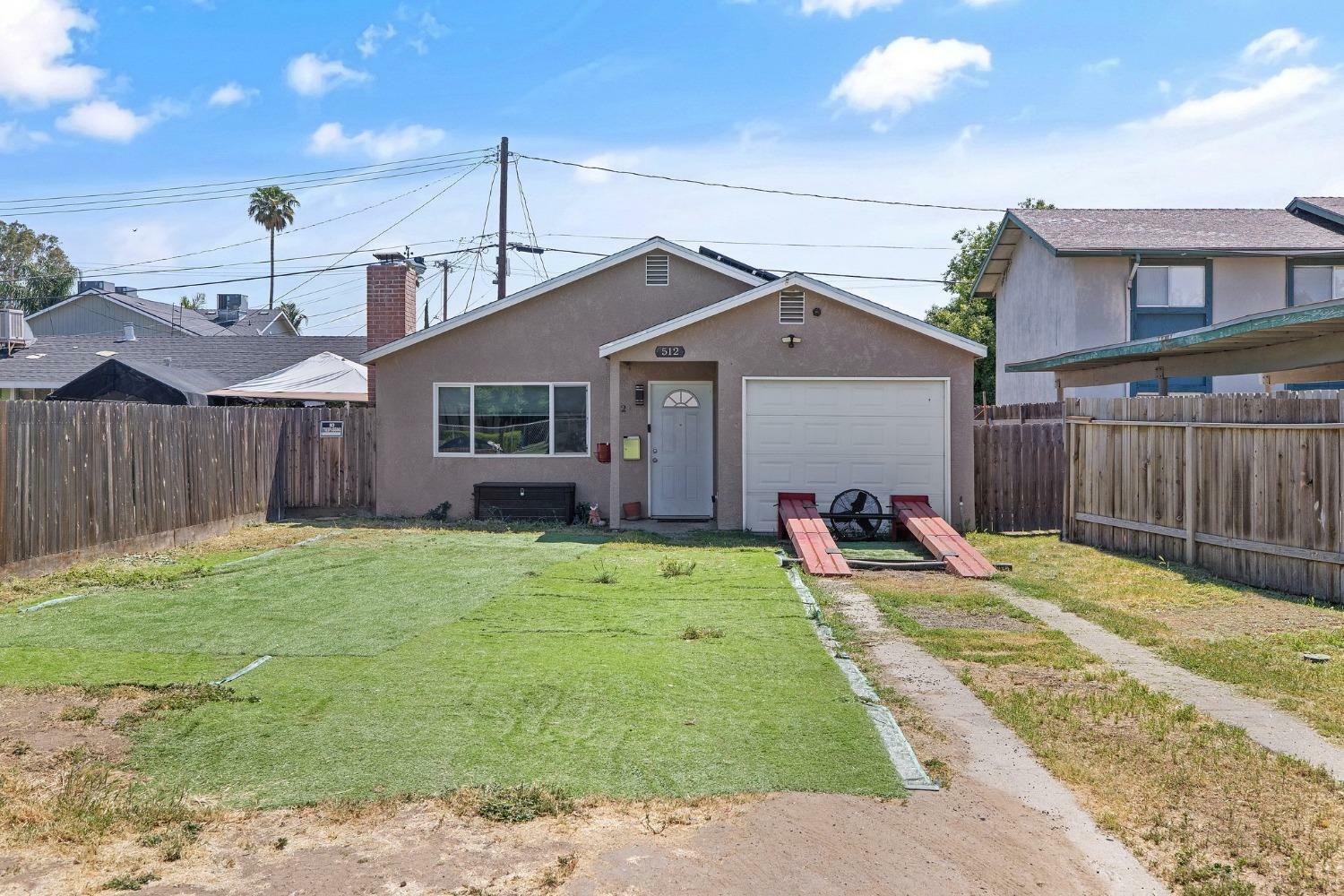 Property Photo:  512 S Bridge Street S  CA 93277 