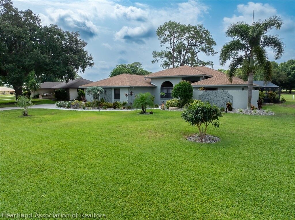 Property Photo:  2808 Par Road  FL 33872 