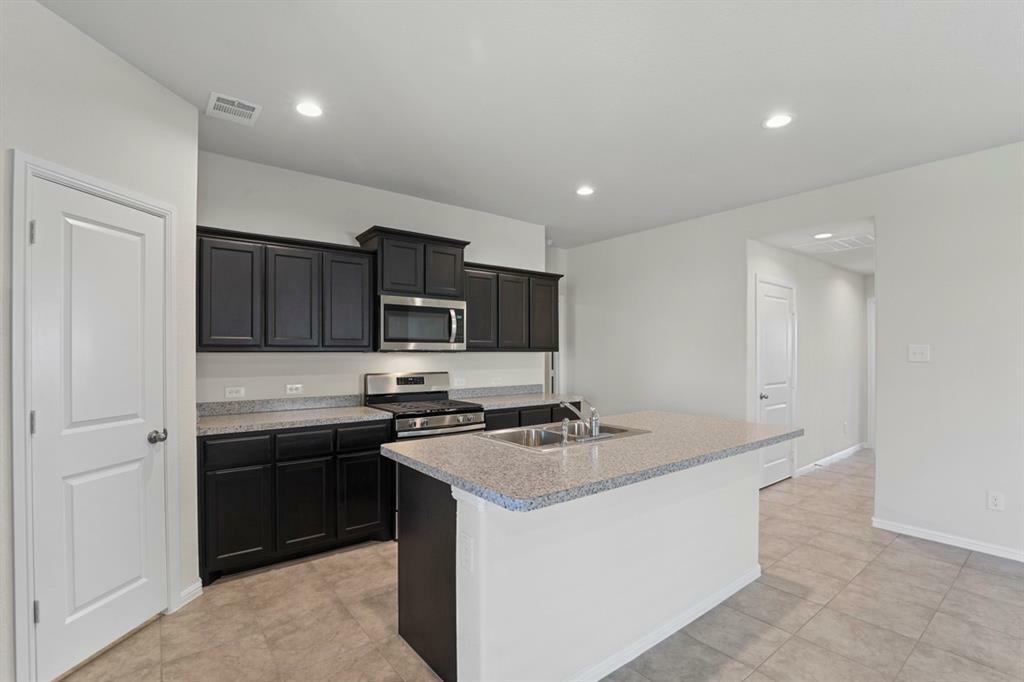 Property Photo:  4133 Dublin Ridge Drive  TX 76036 