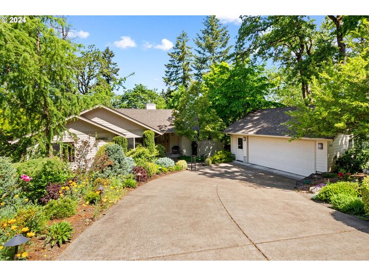 2575 Bowmont Dr  Eugene OR 97405 photo