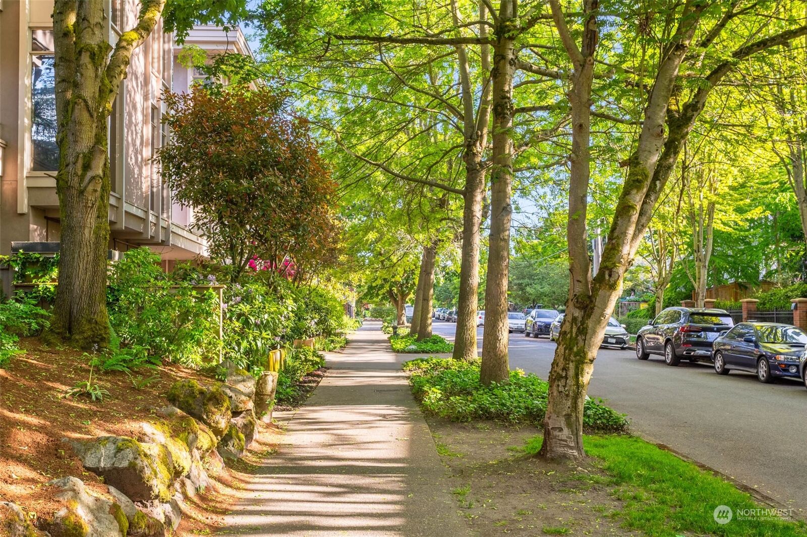 Property Photo:  1118 Broadway Avenue E A  WA 98102 