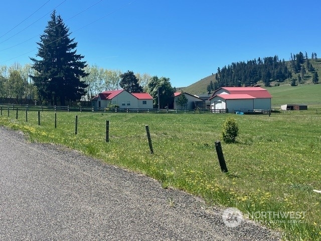 Property Photo:  1371 Bettas Road  WA 98922 