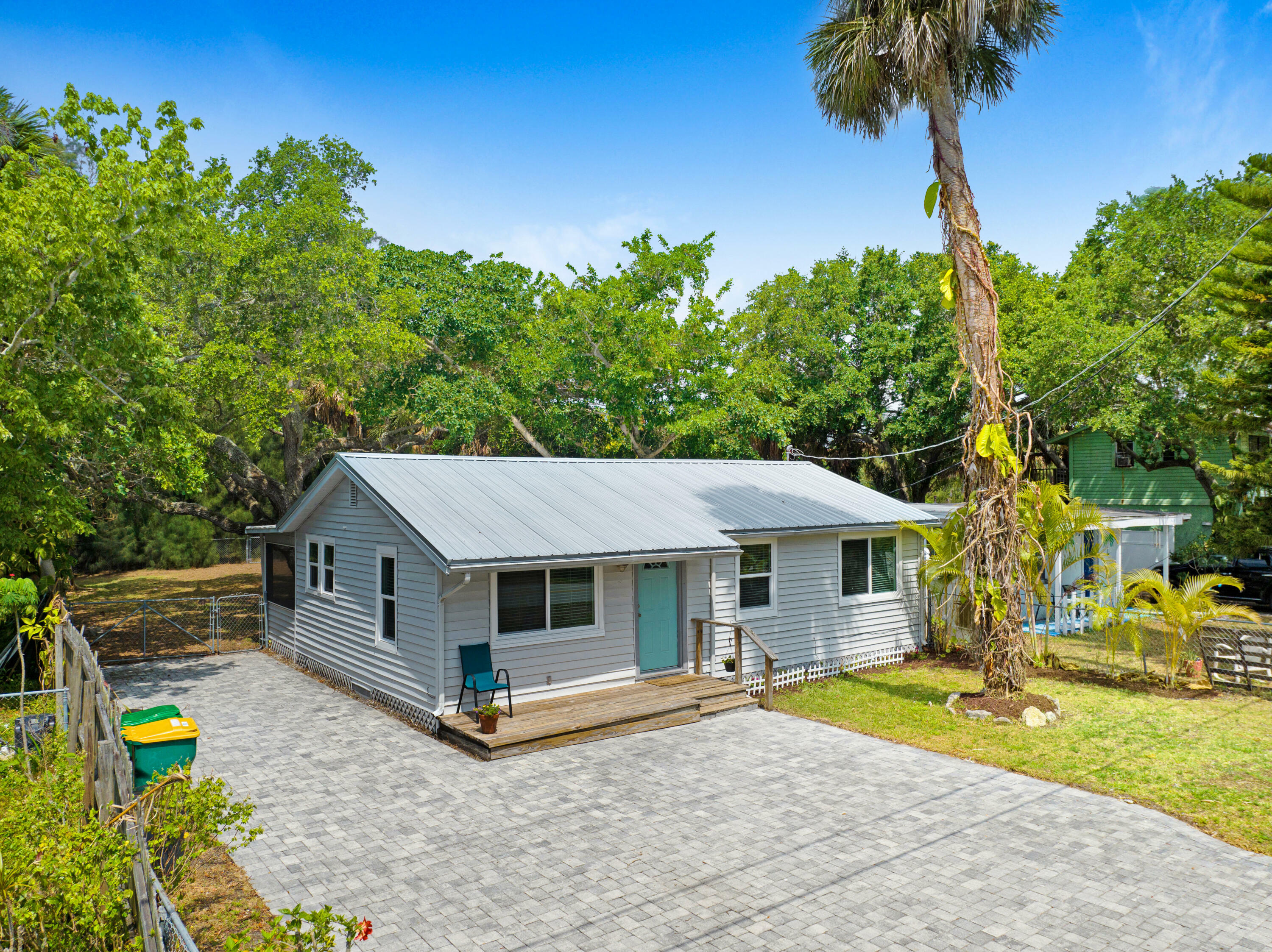 Property Photo:  475 S Banana River Drive  FL 32952 