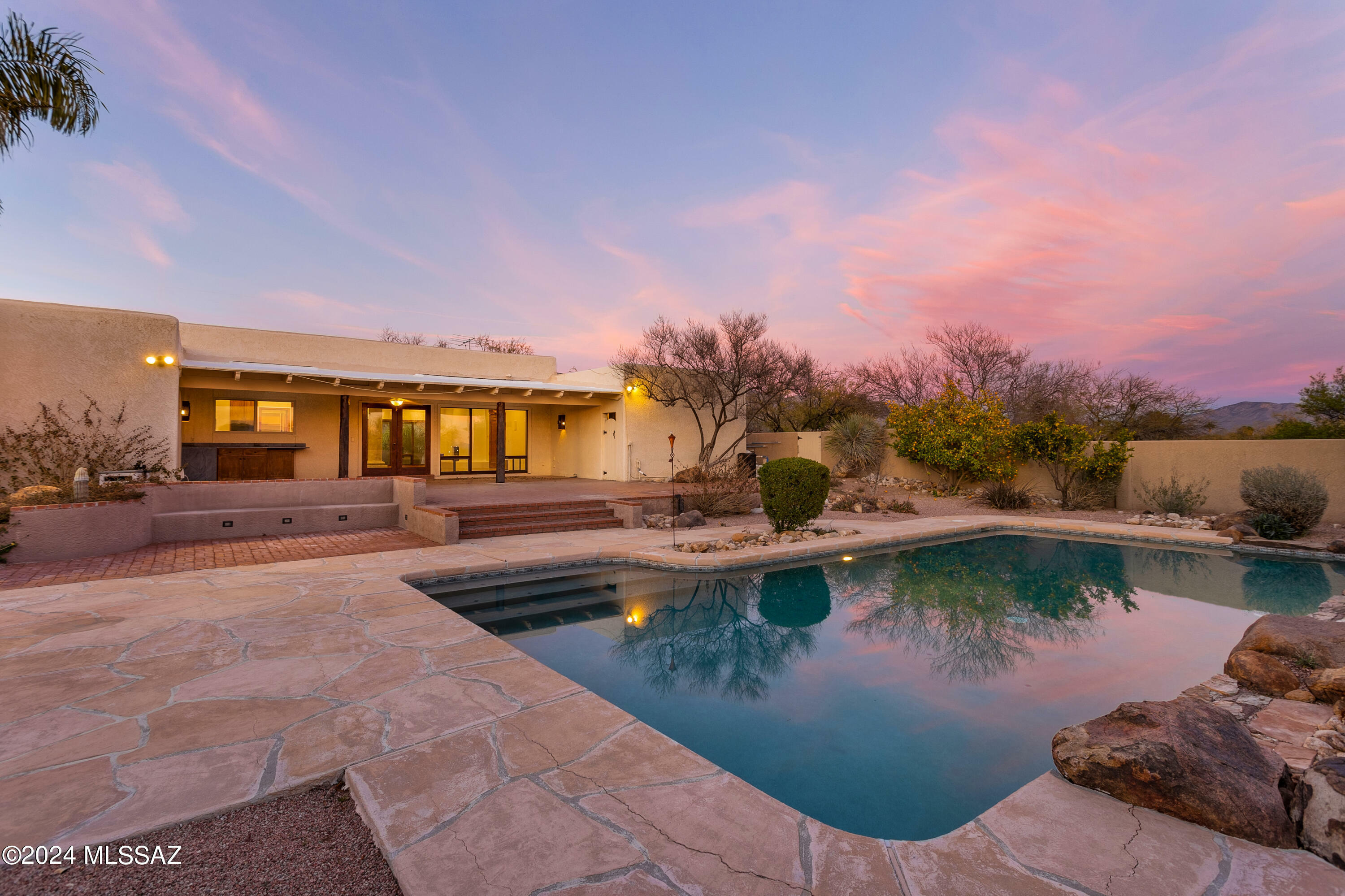 Property Photo:  3835 N Pantano Road  AZ 85750 