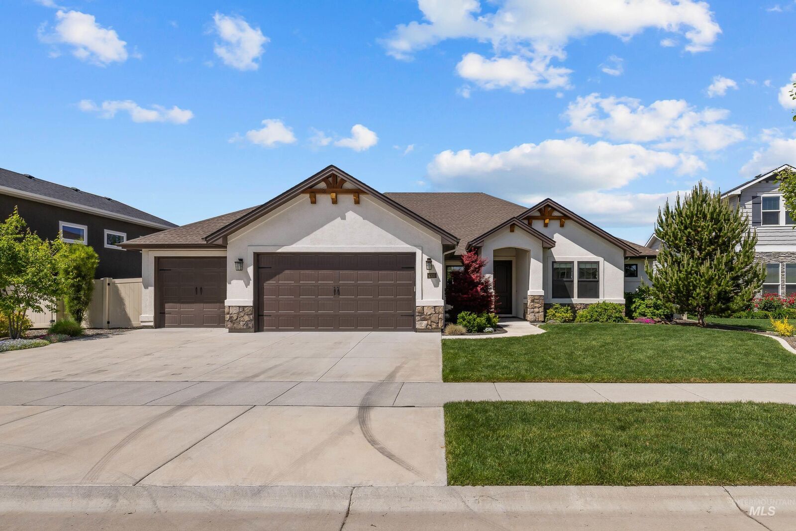 3 bed Meridian home for sale 4305 N Cool River Ave, Meridian, ID 83646