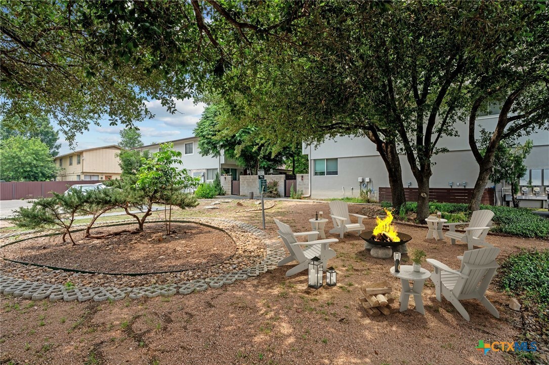 Property Photo:  8905,8907,8920,8922,8924 Tronewood Dr And Trone Circle 20  TX 78758 