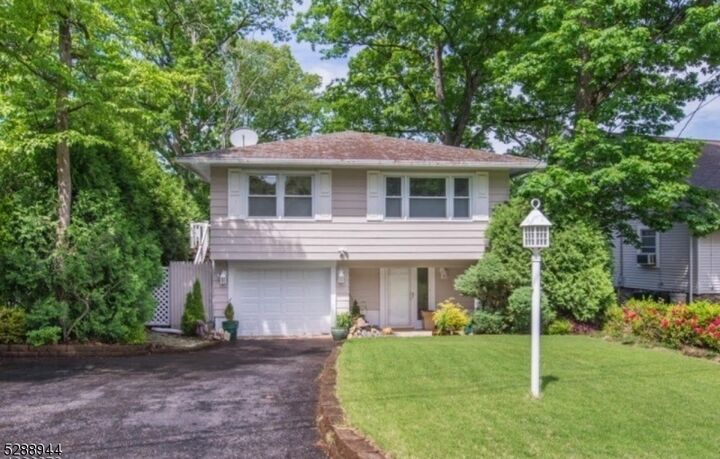18 Cascade Way  Butler Boro NJ 07405 photo